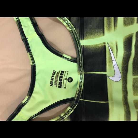 Nike sports bra - Picture 2 of 2
